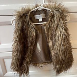 Toddler girls faux fur vest size 2t